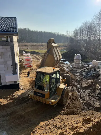 Farmer Piotr Błaszczyk - usługi koparką Zgierz - piasek - transport maszyn